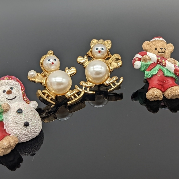 VTG Teddy bear Christmas pins.Pearlesque snowman pin Girl and boy. - Picture 2 of 7